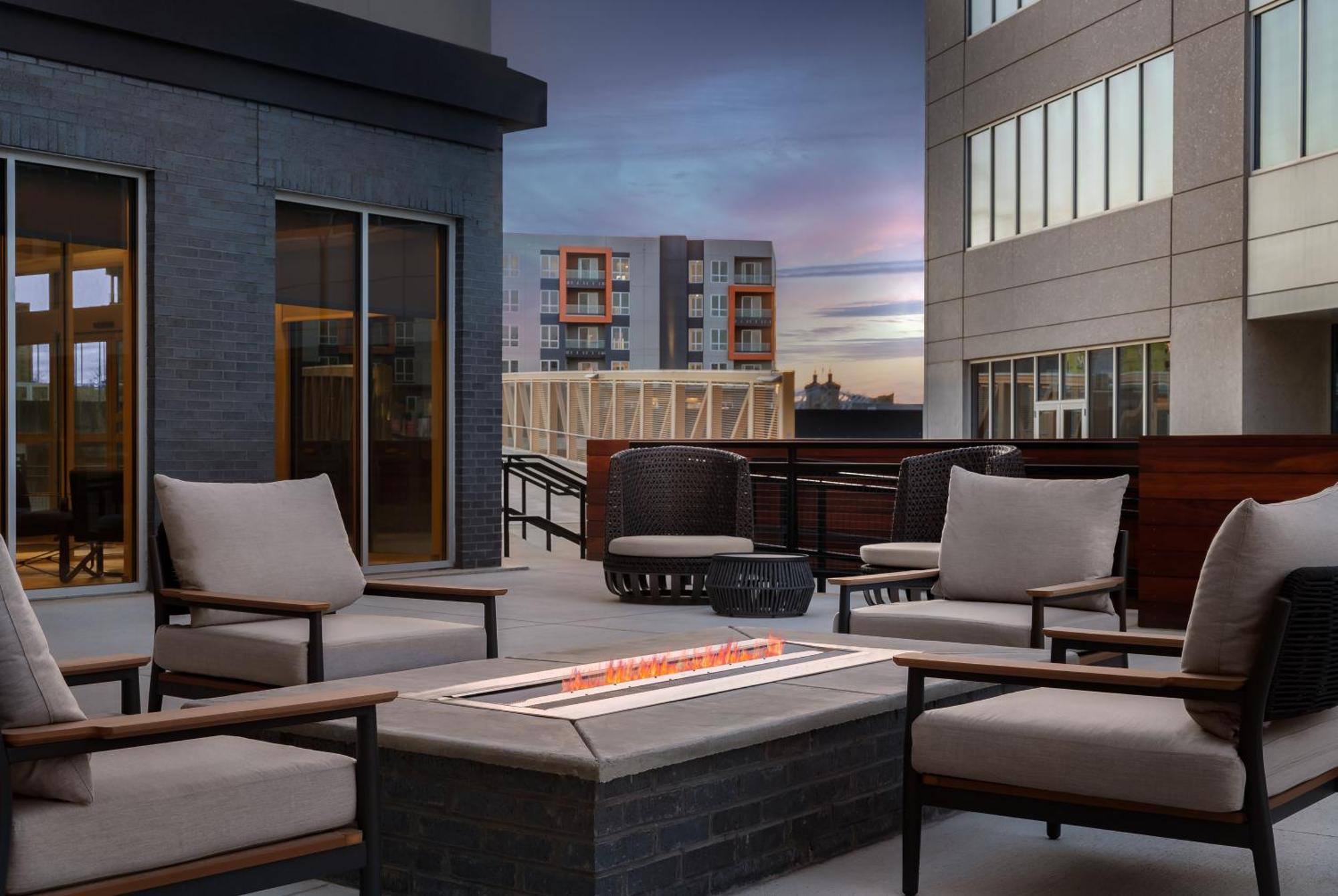 Homewood Suites By Hilton Newport Cincinnati Eksteriør billede